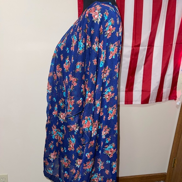 Mason + Mackenzie Floral Cardigan - Picture 5 of 7